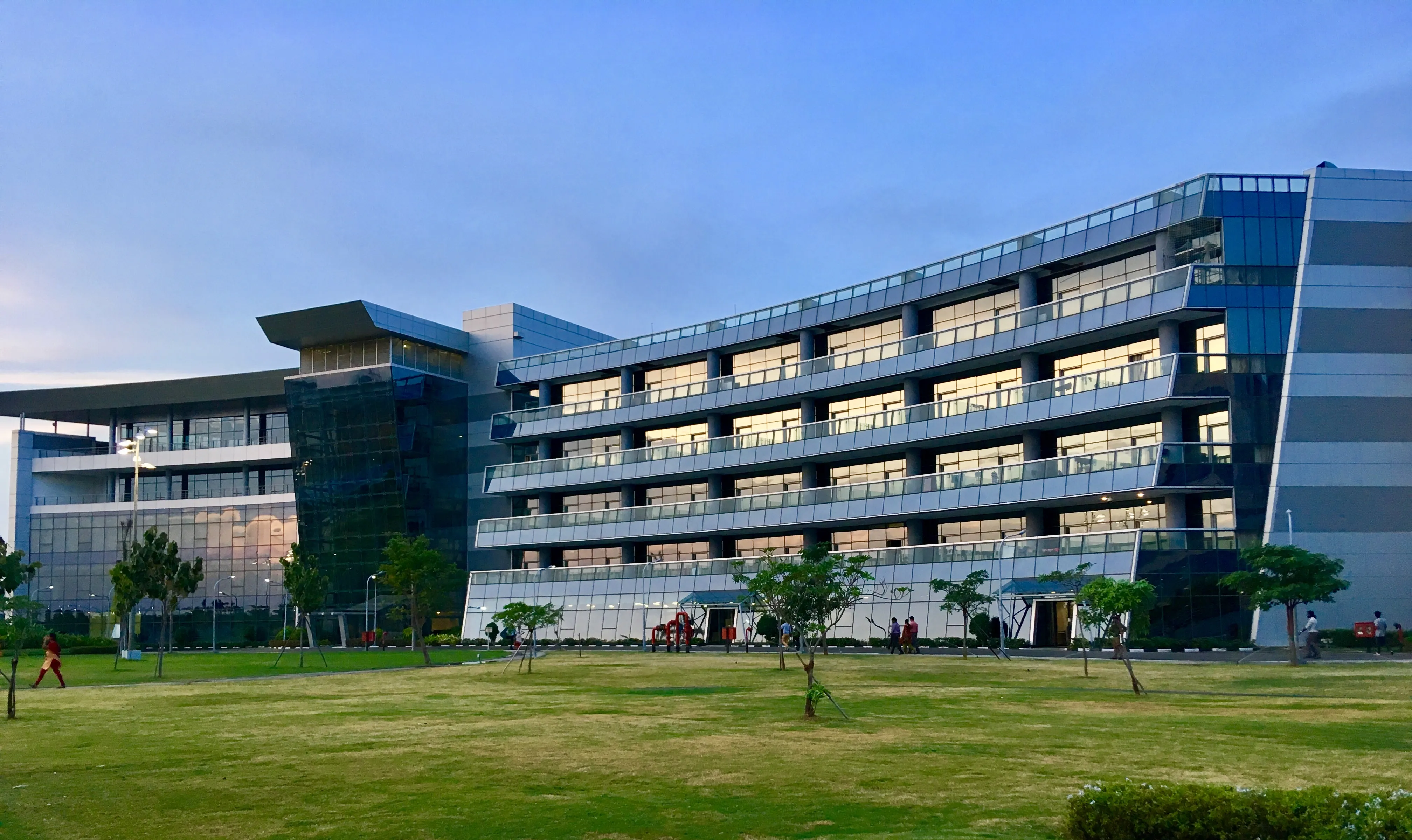 TCS, Infosys &amp; HCL Tech Q3 FY26 Results: Steady Revenue Growth, Big Dividends, Strategic Acquisitions in Focus